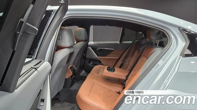 BMW 5-Series 5 серия (G60) 530i xDrive M Sport — Фото автомобиля 12