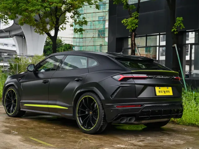 Lamborghini Urus — Фото автомобиля 4