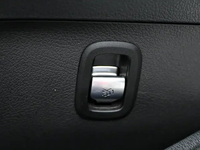 Mercedes-Benz C-Class — Фото автомобиля 24