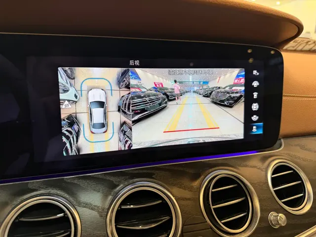 Mercedes-Benz E-Class — Фото автомобиля 9