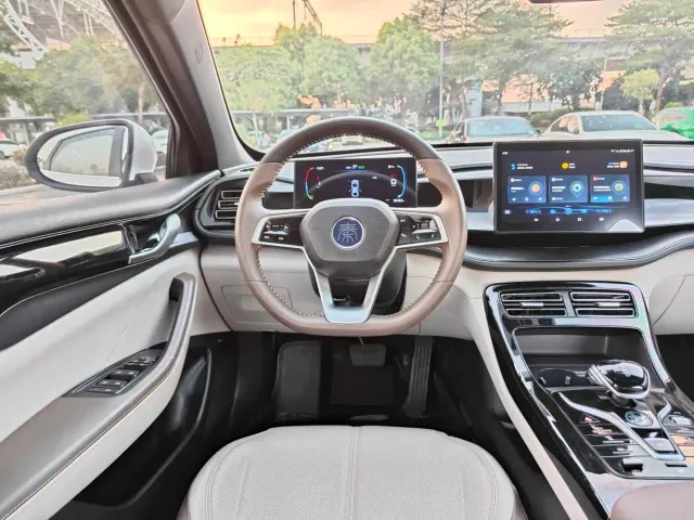 BYD Qin PLUS — Фото автомобиля 11