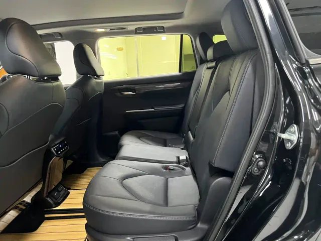 Toyota Highlander — Фото автомобиля 14