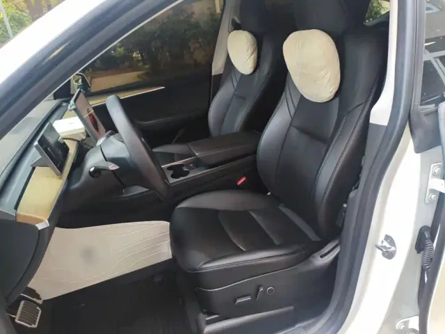 Tesla Model Y — Фото автомобиля 10
