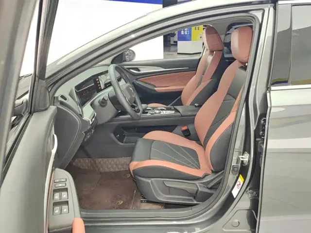 Changan Eado — Фото автомобиля 9