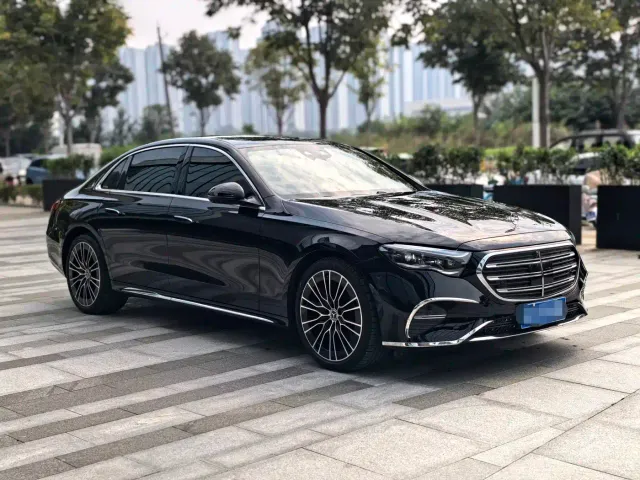 Mercedes-Benz E-Class — Фото автомобиля 4