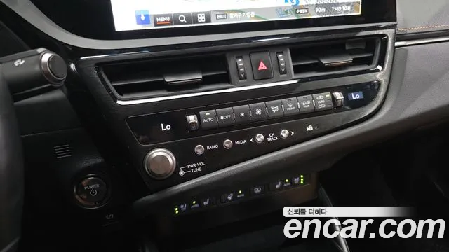 Lexus ES 7th Gen — Фото автомобиля 23