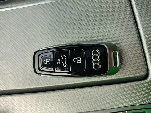 Audi A6L — Фото автомобиля 8