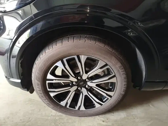 Ford Explorer — Фото автомобиля 22