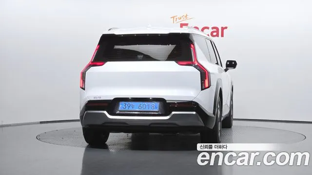 Kia EV9 — Фото автомобиля 4