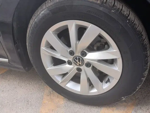 Volkswagen Passat — Фото автомобиля 24