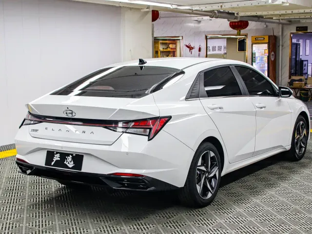 Hyundai Elantra — Фото автомобиля 21