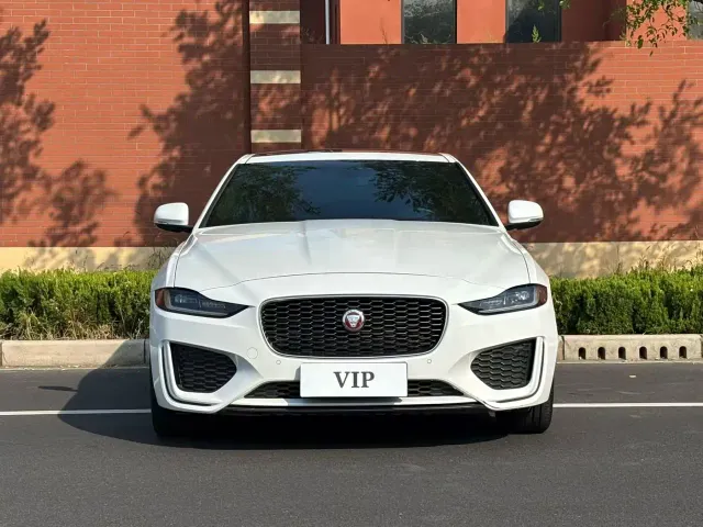 Jaguar XEL — Фото автомобиля 3
