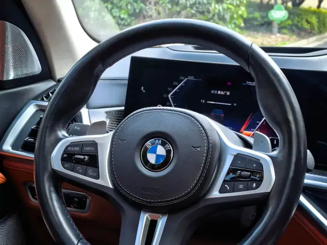 BMW BMW X7 M60i 2023 xDrive M60i — Фото автомобиля 8