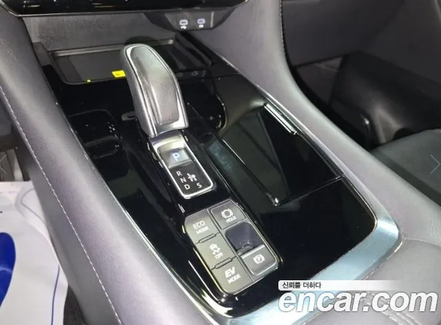 Toyota Alphard Generation 4 — Фото автомобиля 15