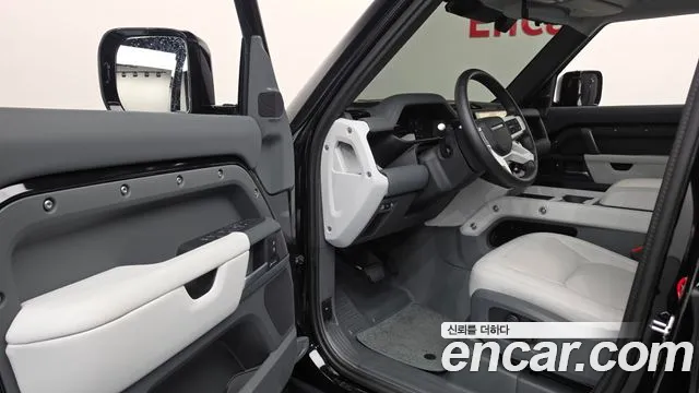 Land Rover Defender L663 — Фото автомобиля 10