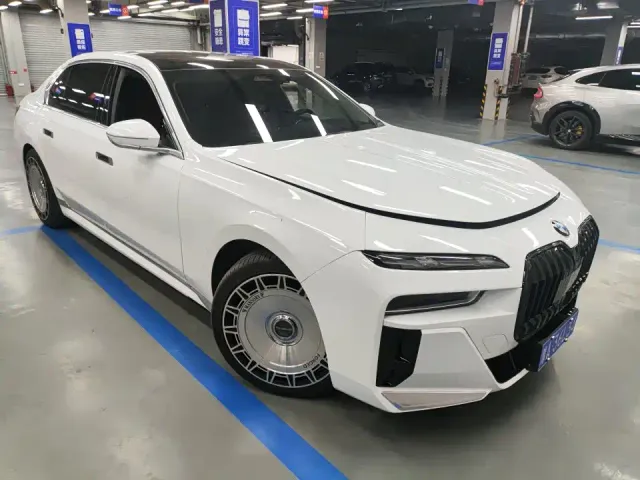 BMW 7 Series — Фото автомобиля 2
