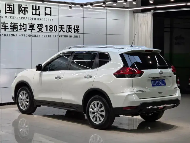 Nissan X-Trail — Фото автомобиля 4