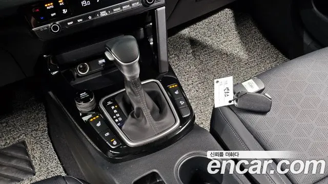 Kia Seltos New — Фото автомобиля 12