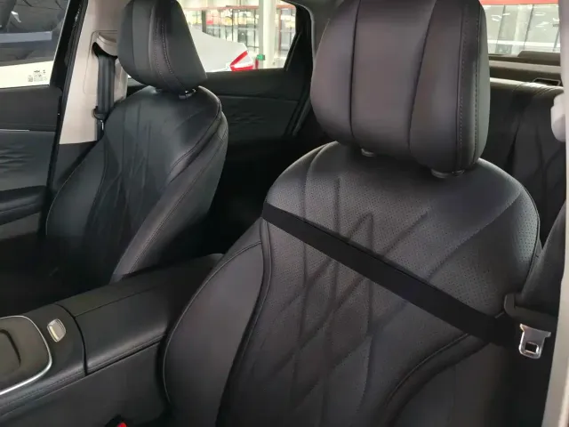 Chery Fengyun Fengyun A8L 2025 1.5TGDI 145km Comfort — Фото автомобиля 10
