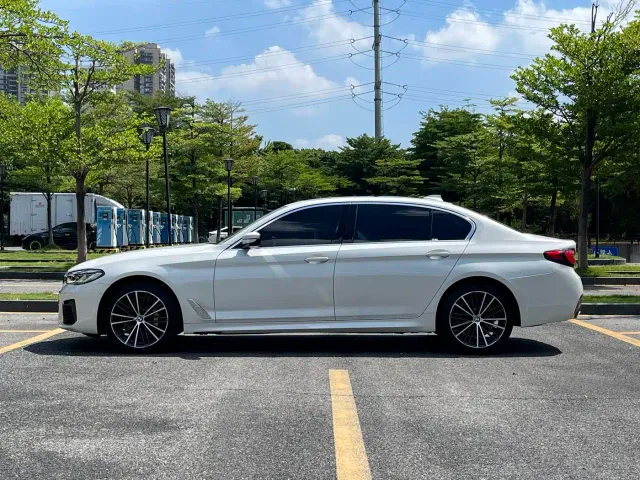 BMW 5 Series — Фото автомобиля 18