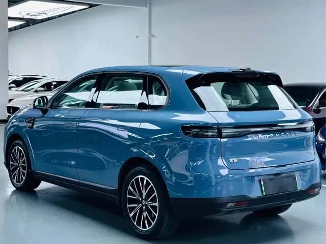 Leapmotor B10 — Фото автомобиля 13