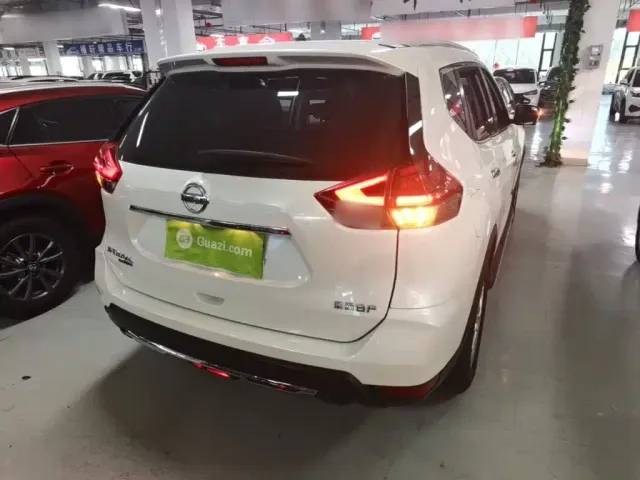 Nissan X-Trail — Фото автомобиля 6