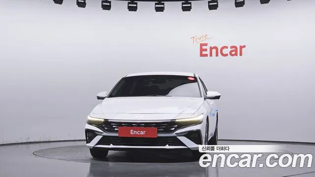 Hyundai Avante CN7 — Фото автомобиля 3