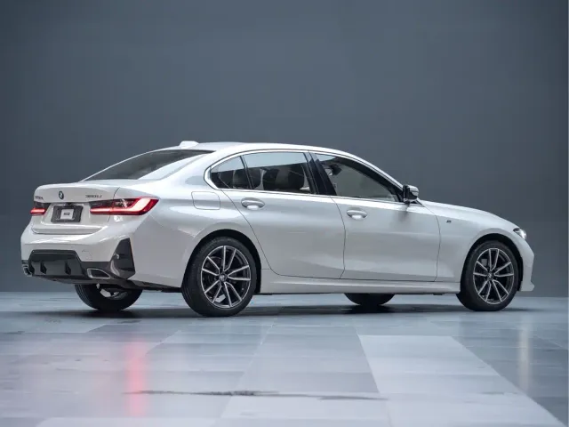 BMW 3 Series — Фото автомобиля 9