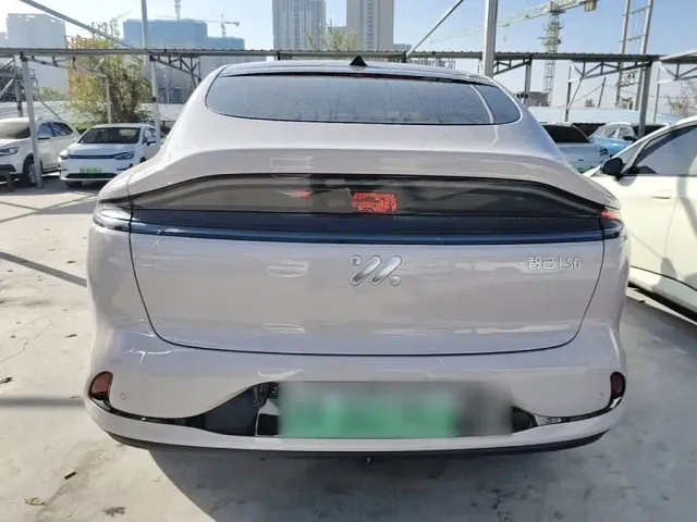 IM Motors LS6 — Фото автомобиля 5