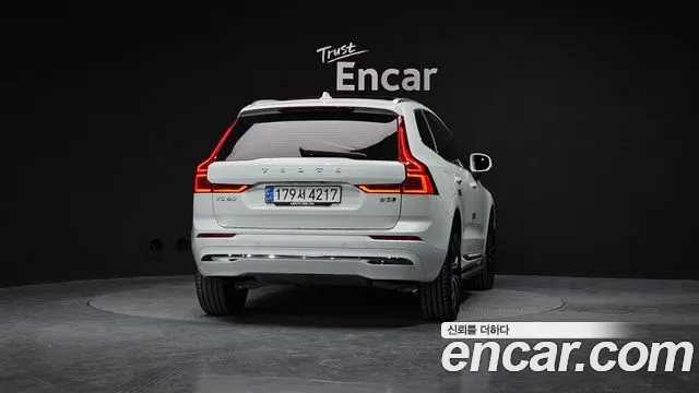 Вольво XC60 — Фото автомобиля 4