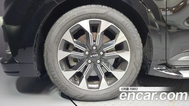 Kia Carnival 4th Gen — Фото автомобиля 5