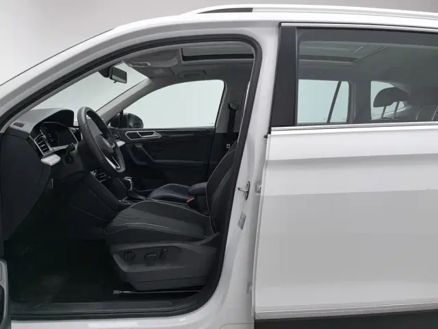 Volkswagen Tiguan L — Фото автомобиля 10