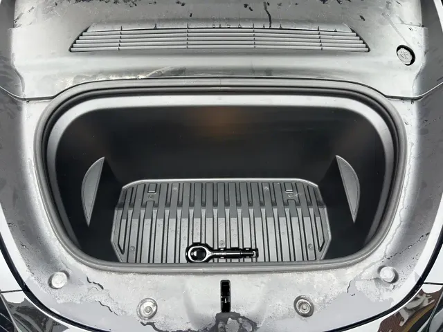 Tesla Model Y — Фото автомобиля 19