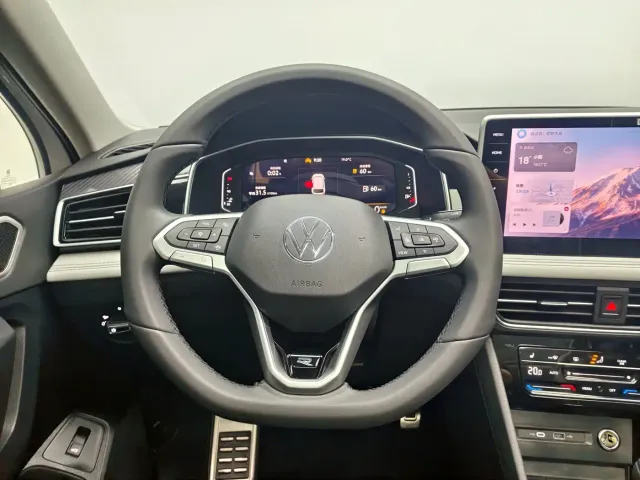 Volkswagen Tiguan L — Фото автомобиля 17