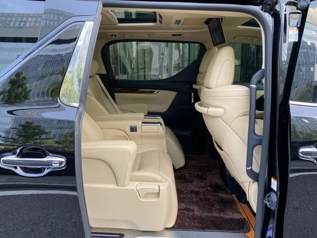 Toyota Alphard — Фото автомобиля 20
