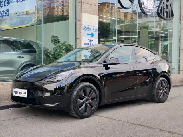 Фотография автомобиля — Tesla Model Y