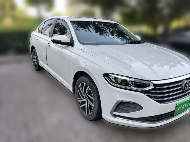 Volkswagen Lavida — Фото автомобиля 23