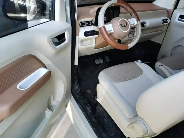 Wuling Hongguang Mini EV — Фото автомобиля 15