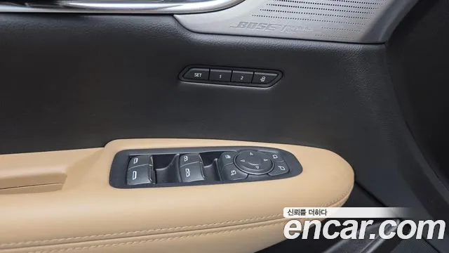 Cadillac XT5 — Фото автомобиля 9