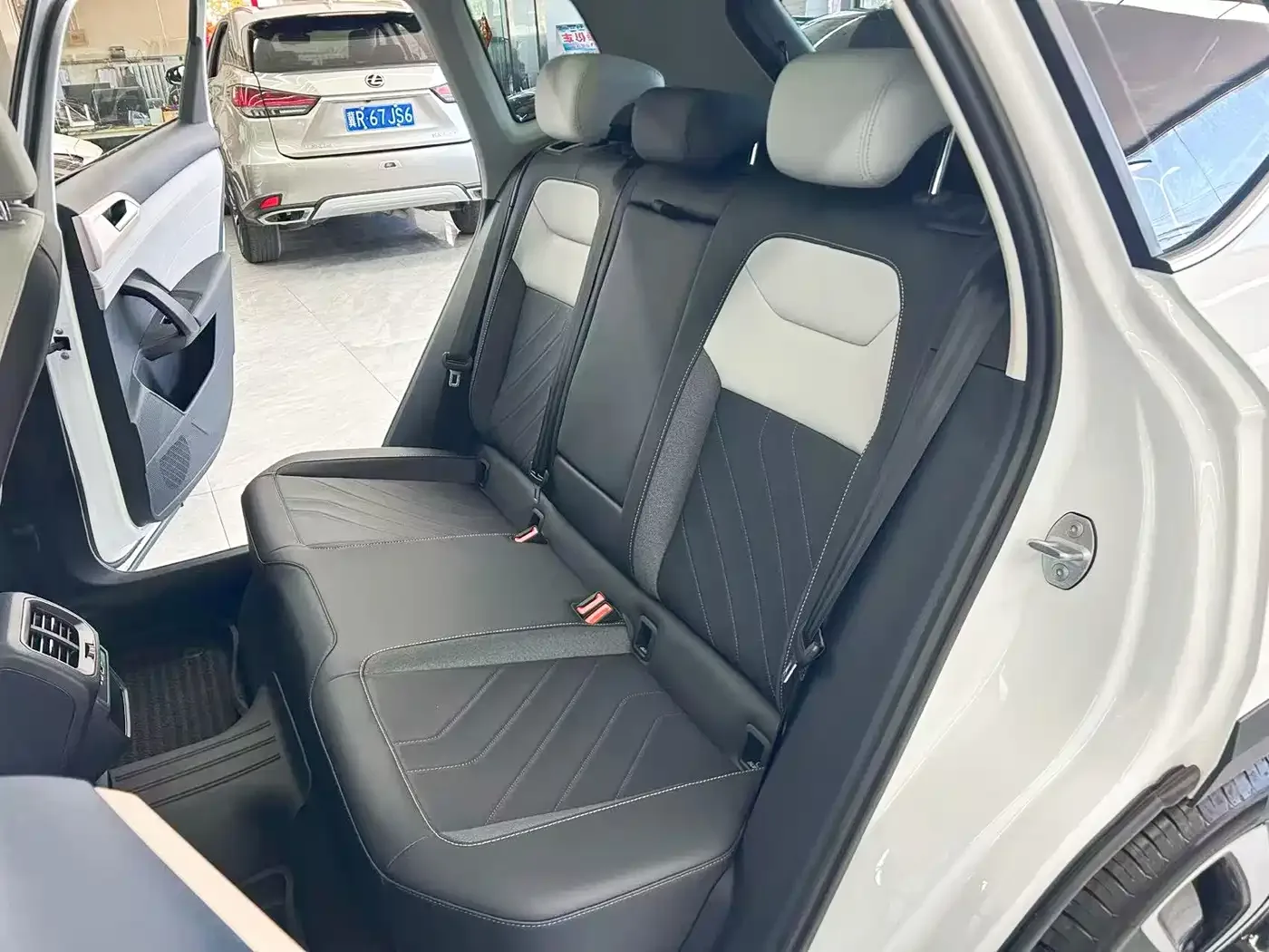 Volkswagen Tharu 2024 300TSI 2WD Full Moon Edition — Фото автомобиля 13