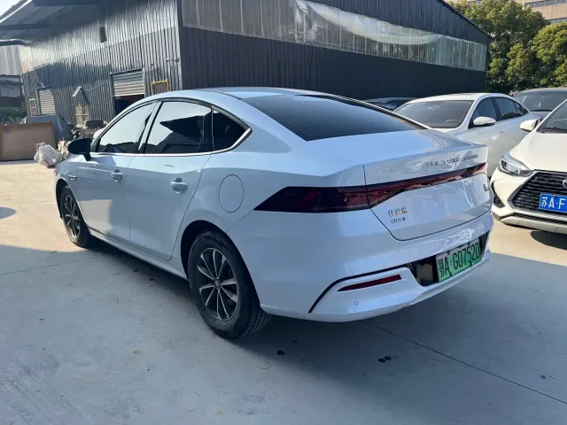 BYD Qin PLUS — Фото автомобиля 6