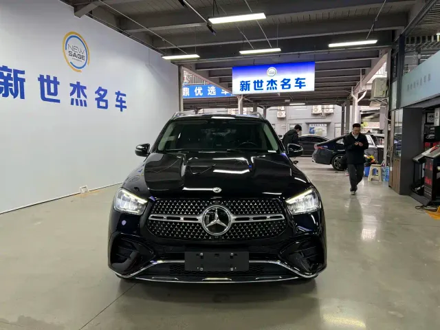 Mercedes-Benz GLE-Class — Фото автомобиля 2