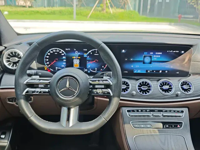 Mercedes-Benz E-Class — Фото автомобиля 10