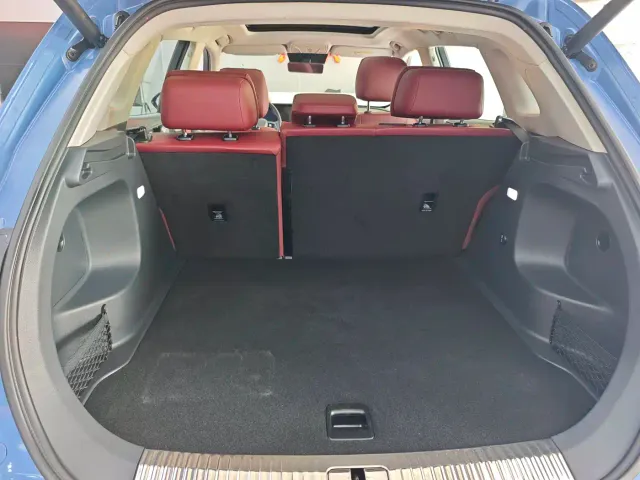 Hongqi Hongqi HS5 2023 2.0T 4WD Flag Leader Pro — Фото автомобиля 17