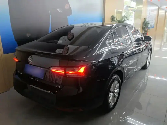 Volkswagen Lavida — Фото автомобиля 6