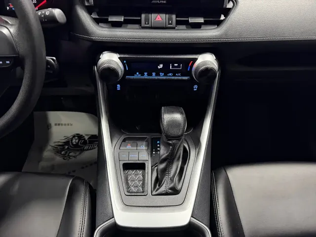 Toyota Wildlander — Фото автомобиля 10
