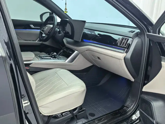 BYD Tang — Фото автомобиля 17