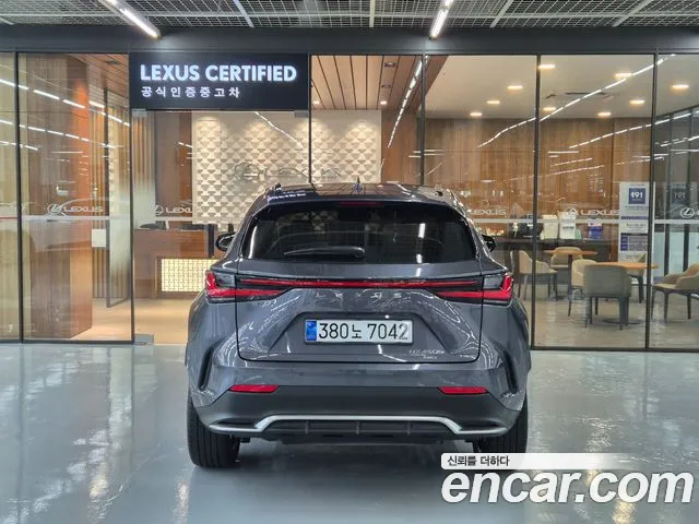 Lexus NX — Фото автомобиля 4
