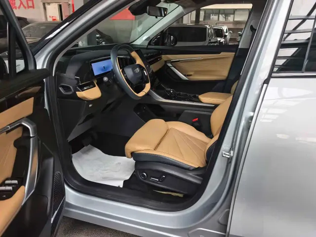 Geely Boyue L — Фото автомобиля 4