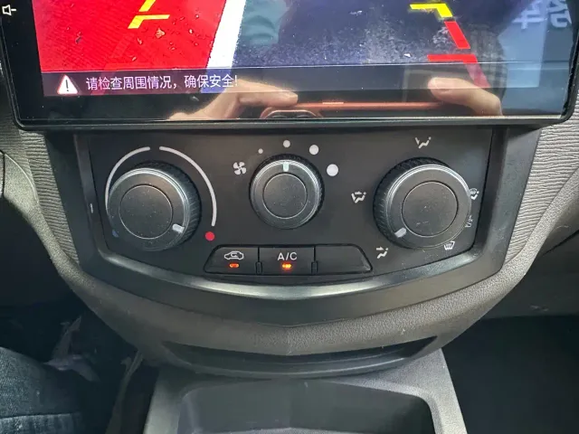 Wuling Hongguang — Фото автомобиля 11